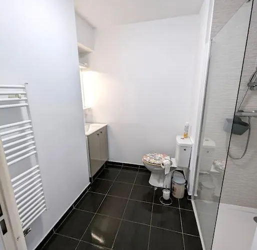 Lägenhet Maubec Yourhosthelper